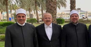 مفتى الإمارات يكرم رئيس جامعة القاهرة خلال منتدى تعزيز السلم بالمجتمعات المسلمة