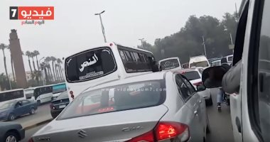 النشرة المرورية.. كثافات متحركة بمحاور وكبارى القاهرة والجيزة 