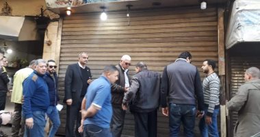 حى الدقى يغلق مطعم غير مرخص بالشمع الأحمر بشارع نوال.. صور