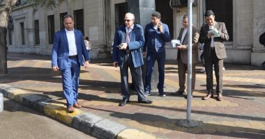 محافظ الجيزة يقود أعمال شفط مياه الأمطار من المحاور والطرق والكبارى