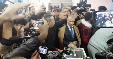 الجزائر تنتخب سابع رئيس لها وسط تأمينات مشددة لمواجهة المحتجين