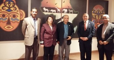 جولة تفقدية لوزير الموارد المائية والرى بالمركز الثقافى الإفريقى فى أسوان