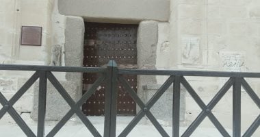صور .. البدء فى أعمال صيانة الأرضيات الرخامية لبرج قلعة قايتباى بالإسكندرية  