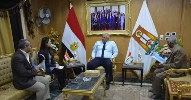 محافظ الوادى الجديد يبحث الاستعدادات لافتتاح حاضنة المشروعات الصغيرة بدعم إيطالى