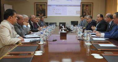 وزيرا النقل والمالية يجتمعان لمناقشة تطوير العمل بالموانئ