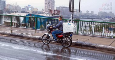 أمطار غزيرة بأغلب أنحاء الجمهورية تمتد للقاهرة والجيزة.. الأرصاد للمواطنين: ارتدوا الملابس الشتوية الثقيلة.. وتكشف: انخفاض 3 درجات بحرارة الجو والعظمى بالعاصمة 19.. ونشاط للرياح مثير للرمال والأتربة