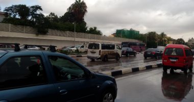 سيولة مرورية بنفقى العروبة والثورة وطريق صلاح سالم ومعدات شفط المياه.. صور