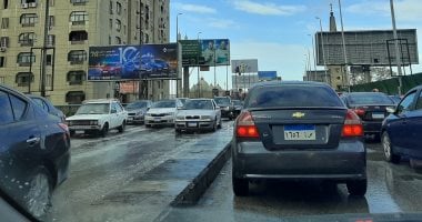 قارئ يشارك بصور لتساقط مياه الأمطار وتراكمها على كوبرى 6 أكتوبر