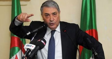 المرشح الرئاسى الجزائرى على بن فليس يدلى بصوته فى الانتخابات الرئاسية