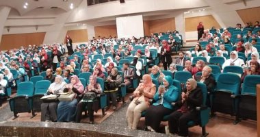 صور.. جامعة حلوان تنظم دورة تدريبية للطلاب لمواجهة الضغوط النفسية