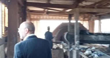 صور .. رئيس مدينة الشهداء يتفقد مصنع تدوير القمامة ويشدد على التوعية 
