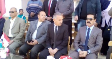 مدير أمن الوادي الجديد يشارك طلبة مدرسة الصم بالخارجة الاحتفال بيوم المعاق .. صور 
