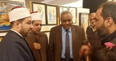 رئيس قطاع المعاهد الأزهرية يتفقد ترتيبات المعرض الفنى الأول للموهوبين.. صور