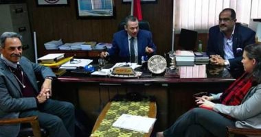 وفد الوكالة الأمريكية للتنمية الدولية يتفقد معامل كلية العلوم بالزقازيق 