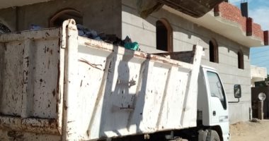 صور.. رفع كفاء منطقة سوق الأربعاء بالقنطرة شرق وإزالة آثار الأمطار