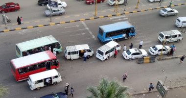 قارئ يشكو من عشوائية الميكروباصات نزلة كوبري الملك فيصل اتجاه الجيزة