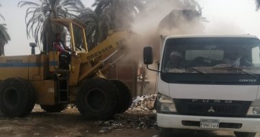 رفع ونقل 150 طن من قمامة ومخلفات صلبة بمدينة ببا فى بنى سويف