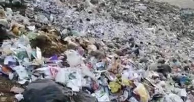 شكوى من تراكم القمامة على ضفاف النيل بشبرا اليمن فى زفتى