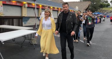 شاهد.. ترافولتا وأوليفيا نيوتن يستعيدان ذكرى "Grease" بعد 41 عاما