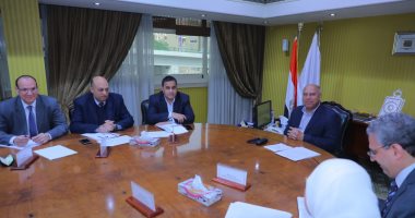 وزير النقل يبحث معدلات تجديد وصيانة خطوط السكك الحديدية