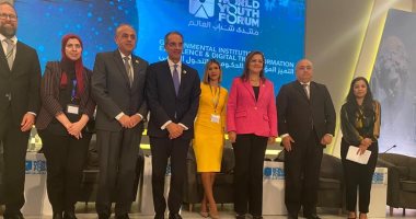 وزير الاتصالات يعلن من منتدى شباب العالم ربط 800 مبنى حكومى بالألياف الضوئية