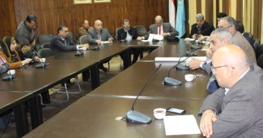 نائب رئيس جامعة طنطا يجتمع باللجان المنظمة للمنتدى الدولى البيئى الرابع