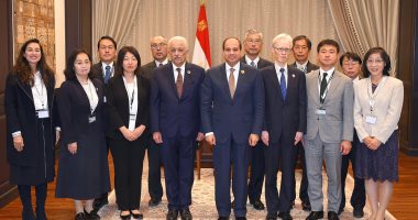 السيسى يلتقى الخبراء اليابانيين المشرفين على منظومة المدارس اليابانية بمصر
