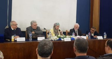 صور.. كلية الفنون التطبيقية بجامعة حلوان تنظم اسبوع ثقافى لتنمية وعى الطلاب