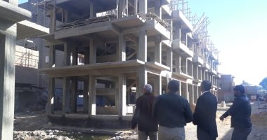 رئيس حى الدقى يتفقد أعمال تنفيذ مشروع الإسكان بمنطقه عشش شارع السودان