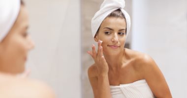 نصائح للعناية بالجسم بعد الاستحمام فى الشتاء.. تحمى بشرتك من الجفاف