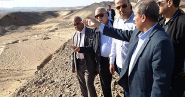وفد برلمانى يتفقد مخرات سيول البحر الأحمر للتأكد من سلامة وقاية الطرق