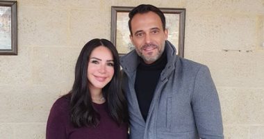 إنجي علاء عن الهجوم على يوسف الشريف:"أوفر أوى"..وأيمن بهجت قمر:حر فى أفكاره