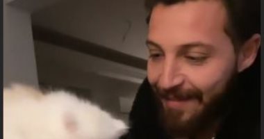 "عشان بتصلى"... اعرف مفاجأة الفنان محمود حجازى لابنة أسما شريف منير