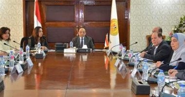 وزير التنمية المحلية ومحافظ دمياط يناقشان خطوات إنشاء مجزر آلى ومحجر صحى