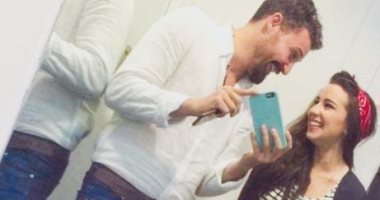 أسما شريف لزوجها محمود حجازى فى عيد ميلاده: "وقعت في حبك من أول صورة  "