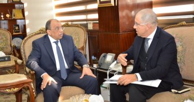 بروتوكول بين التنمية المحلية واتحاد الصناعات لبدء تنفيذ مشروع "شغلك فى قريتك"