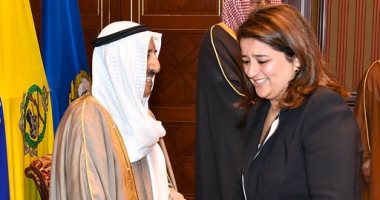 حكومة الكويت الجديدة تؤدى اليمين الدستورية أمام الشيخ صباح الأحمد واختيار 3 وزيرات..أمير البلاد يدعو للتعاون لمجابهة من يريد زعزعة الاستقرار..ويؤكد:أمامكم مسئوليات كبيرة وعليكم مضاعفة الجهد لتسريع عملية التنمية