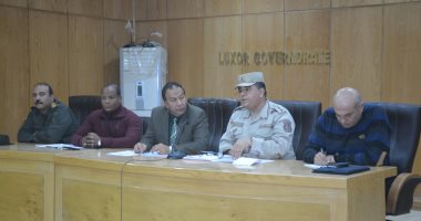 صور.. سكرتير محافظة الأقصر: تدريب مشترك مع قوات الدفاع الشعبى "صقر 58" قريبا