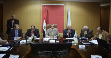 محافظ كفر الشيخ يناقش موقف تنفيذ مشروعات الخطة الاستثمارية