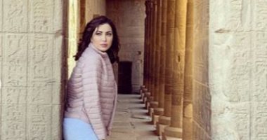 نسرين طافش فى جولة بمعبد فيلة بأسوان.. صور وفيديو