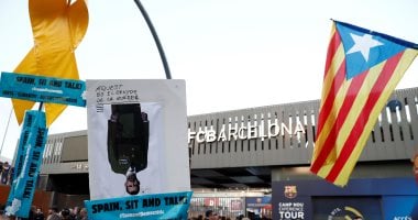 أجواء ما قبل الكلاسيكو بين برشلونة وريال مدريد فى محيط كامب نو 