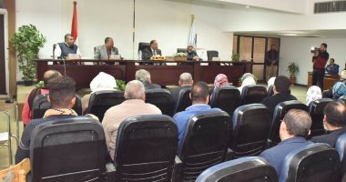 صور.. محافظ أسيوط يعقد لقاءً موسعًا برؤساء وممثلى الجمعيات الأهلية