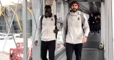 ريال مدريد يتجه إلى برشلونة لخوض مباراة الكلاسيكو.. فيديو