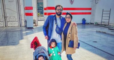 جنش ينشر صورة مع أسرته أمام مقر القلعة البيضاء