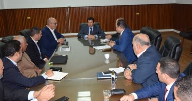 وزير الشباب والرياضة يلتقى اللجنة المنظمة لبطولة العالم لكرة اليد 2021