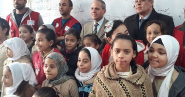 صور .. وكيل تعليم الفيوم يتابع مشروع صحة وسلامة بمدارس غرب المحافظة 