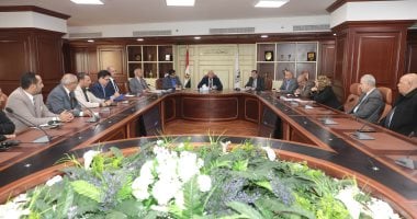 محافظ بنى سويف يبحث مع مستثمرى كوم أبو راضى تذليل العقبات بالمنطقة الصناعية