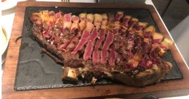 بصورة لقطعة لحم.. وزير البيئة البرازيلى يسخر من مؤتمر قمة المناخ 