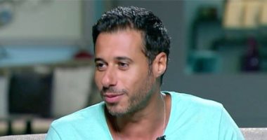 شاهد تعليق ساخر من شيكو وغادة عادل بسبب حجاب أحمد السعدنى