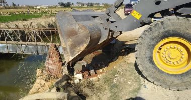 الرى تزيل 12 حوض ماكينات رى مخالفة على ترعة رحيم بالإسكندرية